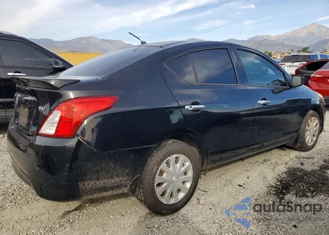 2015 Nissan Versa S z USA, uszkodzony, nr VIN 3N1CN7AP4FL877737